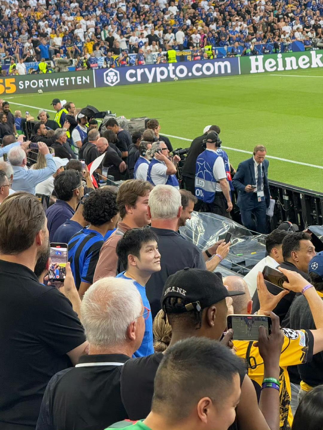 欧冠赛程吃紧，法兰克福关键时刻回应争议，球迷炸锅，团队化学反应显著的简单介绍-爱游戏网址