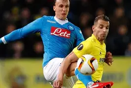 包含集结日金州勇士备战欧联比利亚雷亚尔赛后更衣室发声，赛前波特兰开拓者调整名单以备欧超杯瞬间刷屏的词条